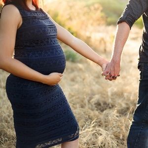 Ingrid & Isabel Maternity Sleevless Lace Dress